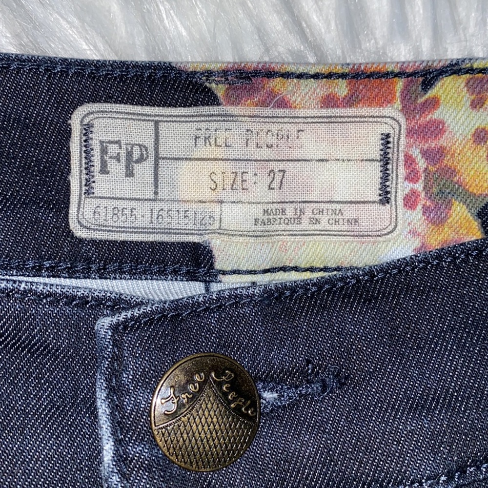Free Feople Floral Boho Fray Hem Flare Jeans 27 - Picture 9 of 13